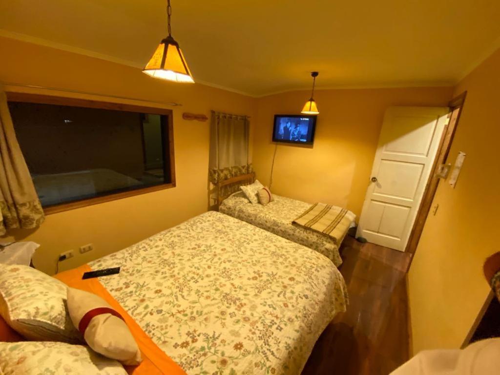 Hostal Y Cabanas Mirando Al Mar Пуерто Монт Екстериор снимка