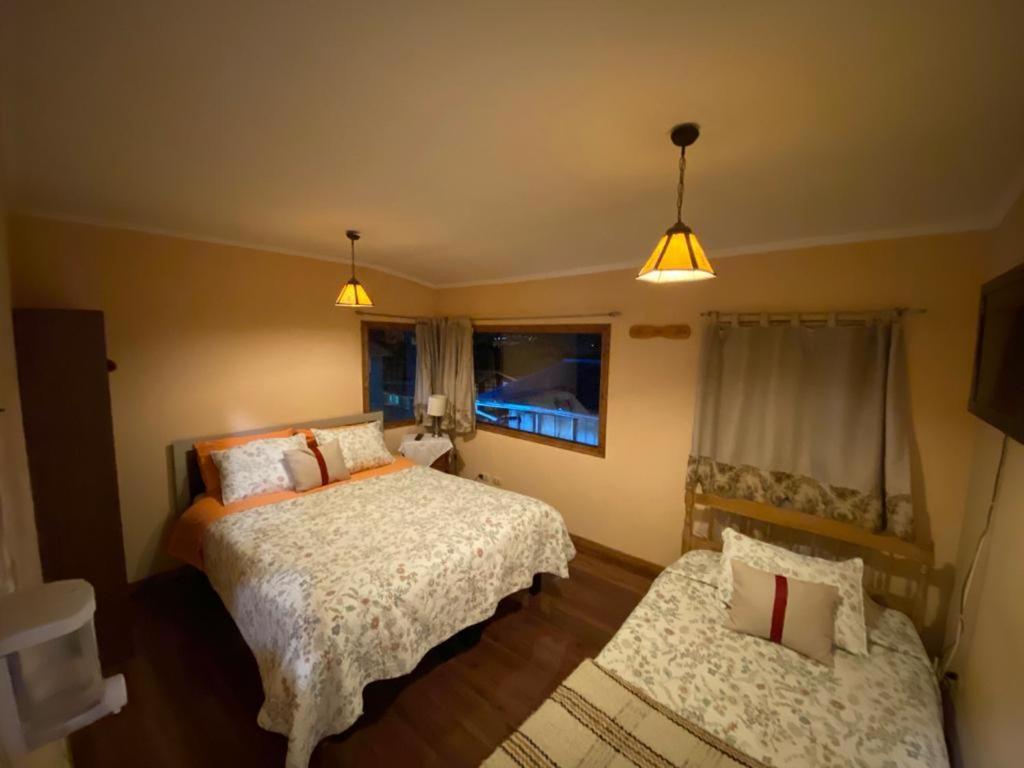 Hostal Y Cabanas Mirando Al Mar Пуерто Монт Екстериор снимка
