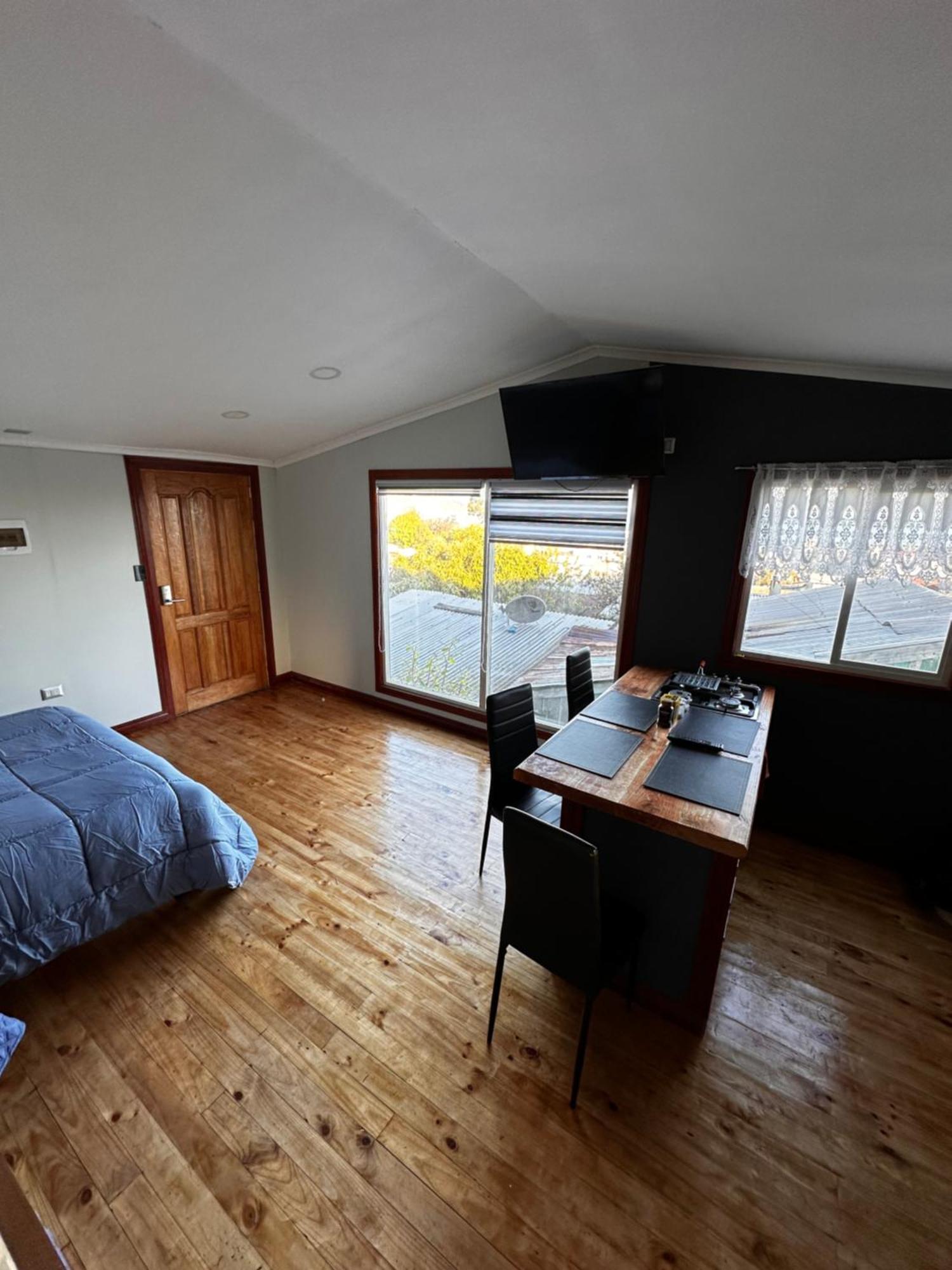 Hostal Y Cabanas Mirando Al Mar Пуерто Монт Екстериор снимка