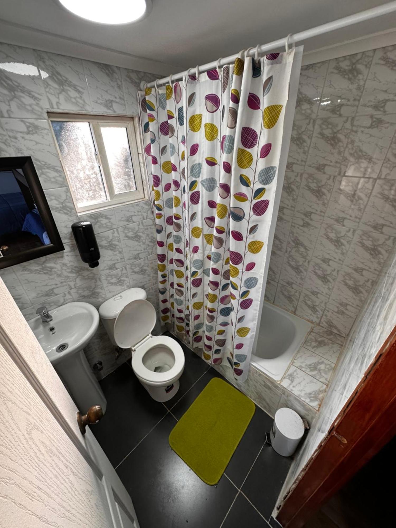 Hostal Y Cabanas Mirando Al Mar Пуерто Монт Екстериор снимка