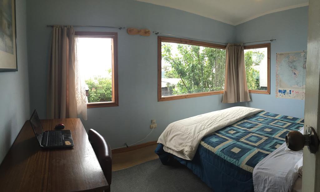 Hostal Y Cabanas Mirando Al Mar Пуерто Монт Екстериор снимка